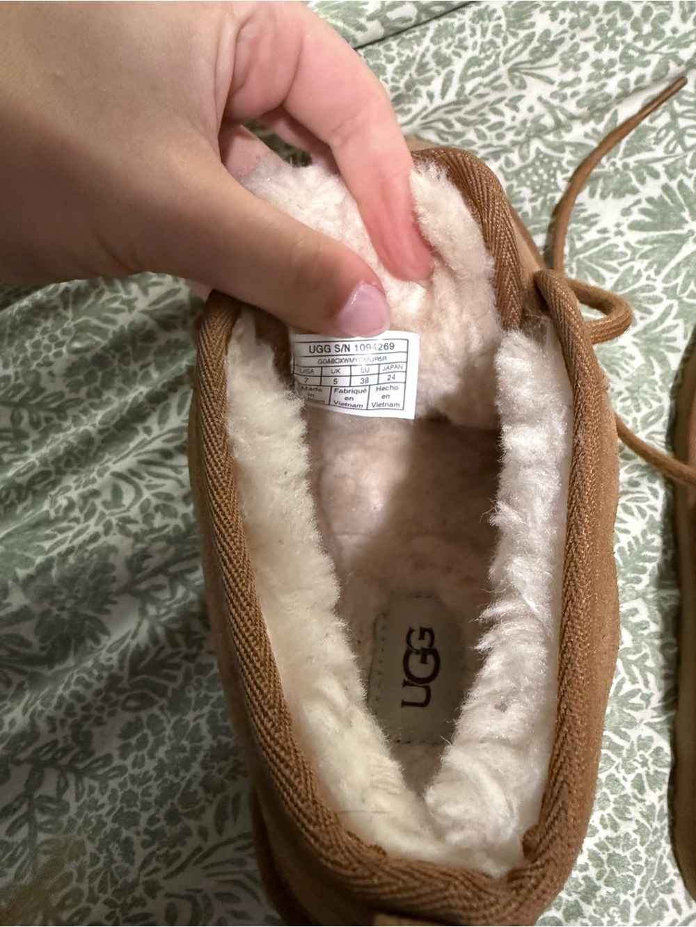 UGG Women’s Neumel Boots - Picture 8 of 9